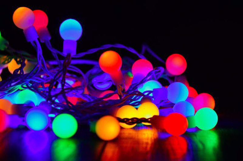 A Guide to Hanging Christmas Lights