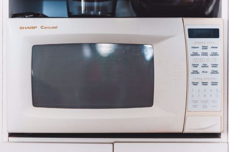 How ro Clean Your Microwave Oven Like a Pro