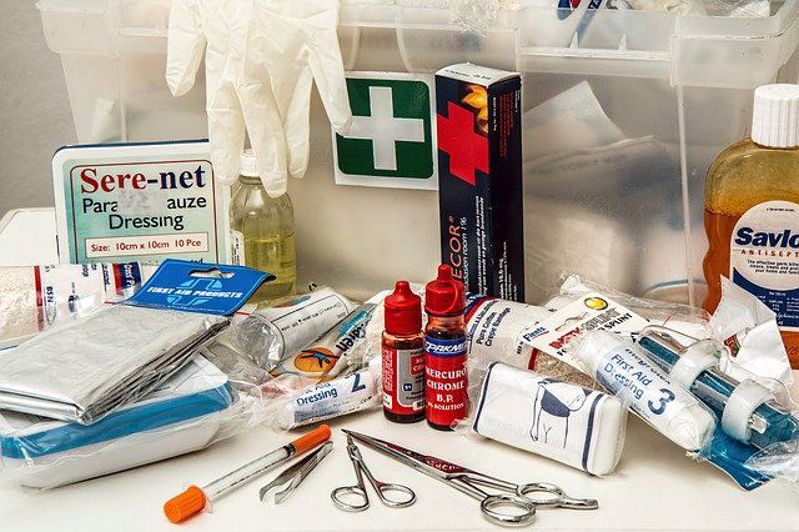 What you Should Keep in Your First Aid Kit