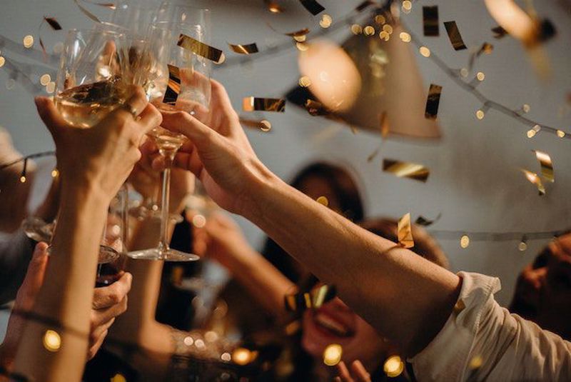 8 Tips For Getting Your Home Ready For a New Years Eve Party