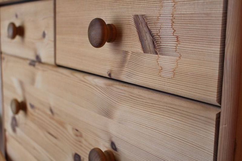 Chest of Drawers Versus Dresser: What's the Difference? How to Choose the Best for Your Home - part 1